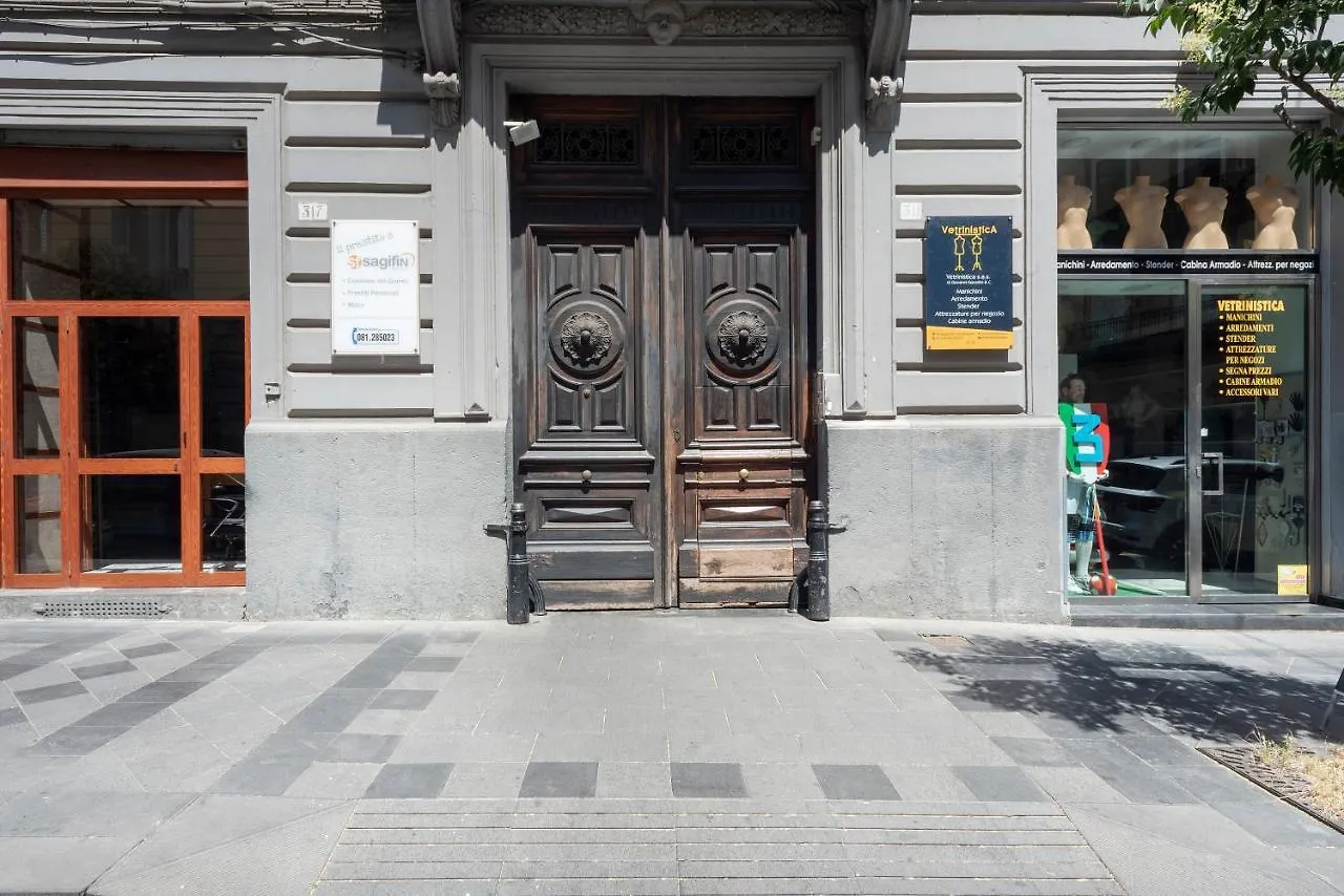 公寓 La Camera Chiara - Mansarda In Via Duomo 那不勒斯