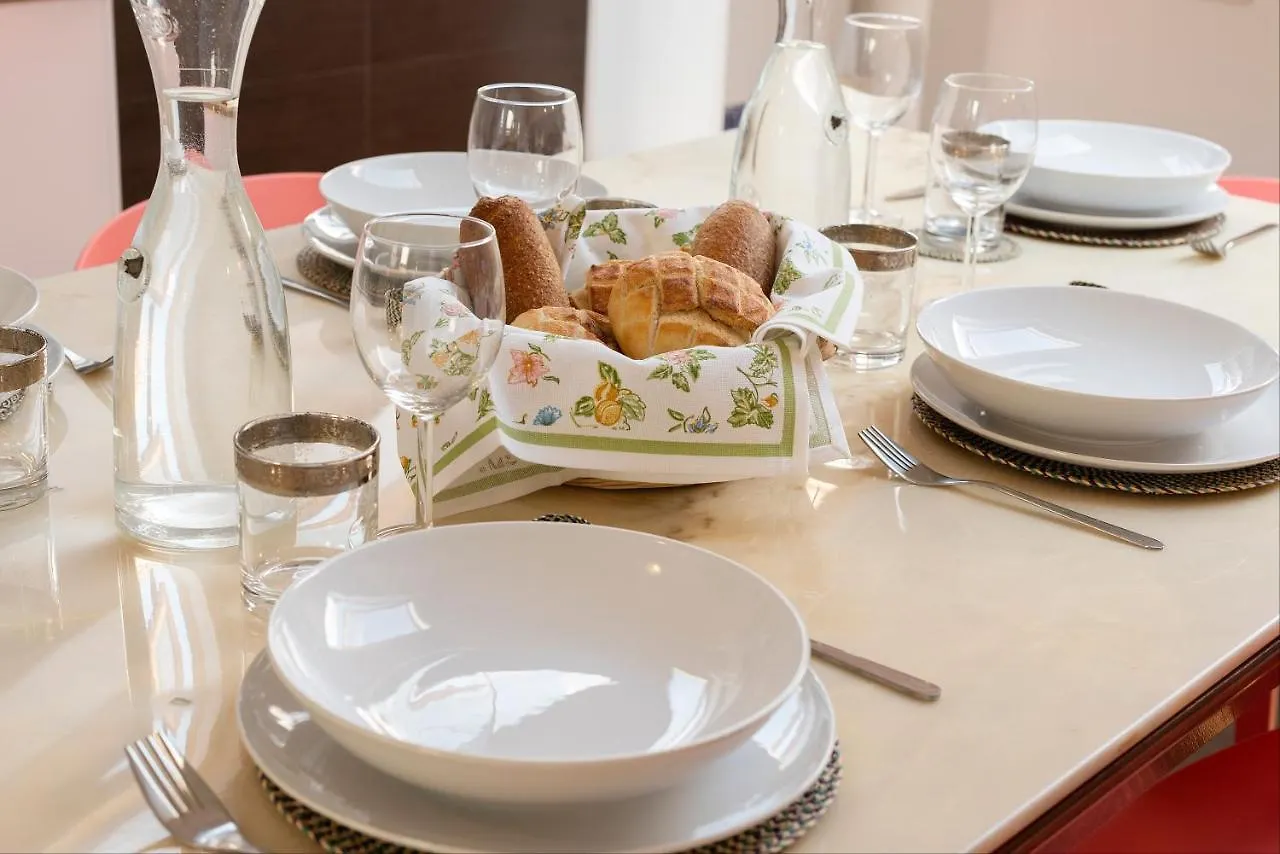 La Camera Chiara - Mansarda In Via Duomo 那不勒斯